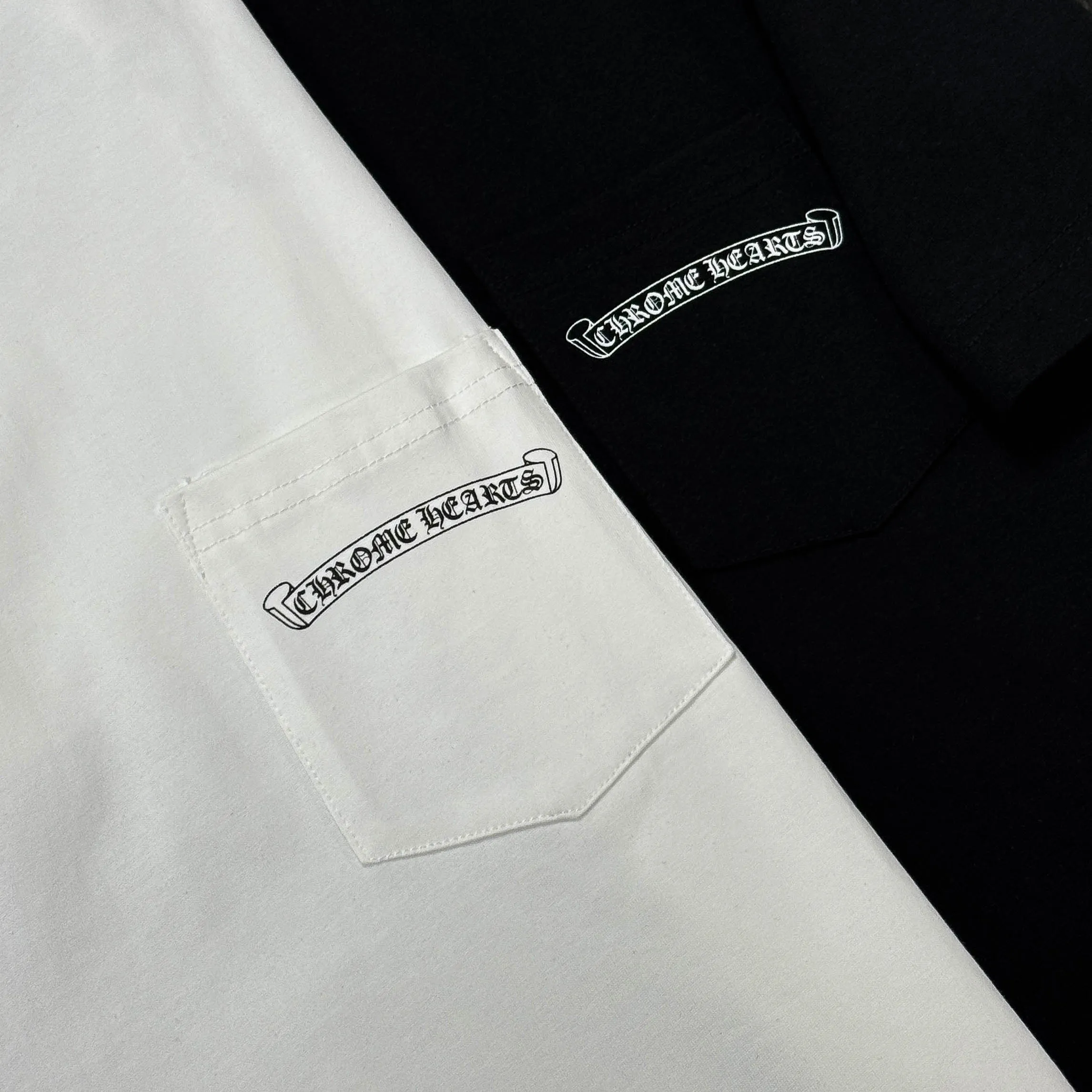 P170 Chrome Hearts 25 high-end versions. The fabric is made of 300 grams of high-density pure cotton. It does not deform or shrink. It has three labels. It is the same style for men and women. Technology: suede foaming + digital printing. Color: white, black. SIZE: S-XL.